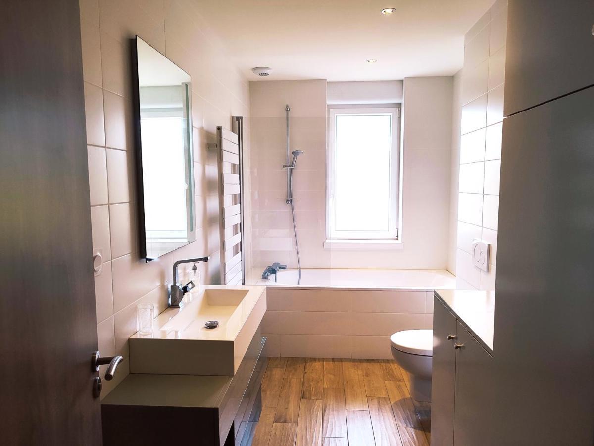 Le 6, Appartement 5 Etoiles A Moins De 100M Du Bord Du Lac De جوراردُميه المظهر الخارجي الصورة